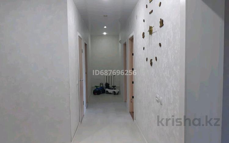 Отдельный дом · 4 комнаты · 100 м² · 10 сот., Жакыпбек Малдыбаев за 33.9 млн 〒 в Усть-Каменогорске — фото 4