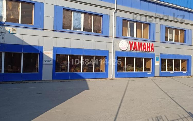 Свободное назначение, офисы, магазины и бутики, склады, конференц-залы, кабинеты и рабочие места · 2000 м² за 6 млн 〒 в Костанае — фото 2