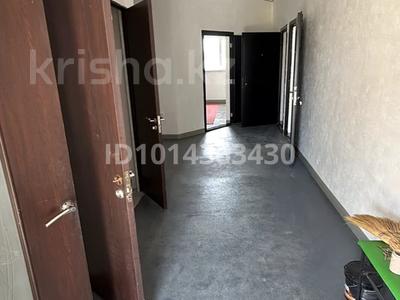 Отдельный дом · 4 комнаты · 145 м² · 6 сот., Тамабаева 9а — Ост. Гараж трассаный бойында 2 линия за 300 000 ₸ в Береке