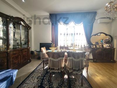 Пәтерлер в Алматы: 3-бөлмелі пәтер · 130 м² · 2/3 қабат, Самал, бағасы: 48.9 млн 〒 3-бөлмелі пәтер · 130 м² · 2/3 қабат, Самал, бағасы: 48.9 млн 〒 в Алматы, Алатауский р-н