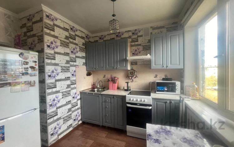 3-комнатная квартира · 63 м², Муканова 6/3 за 19 млн ₸ в Караганде, Казыбек би р-н — фото 2