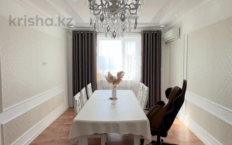3-комнатная квартира · 97 м² · 4/6 этаж, 32В мкр 2 за 26 млн ₸ в Актау — фото 2