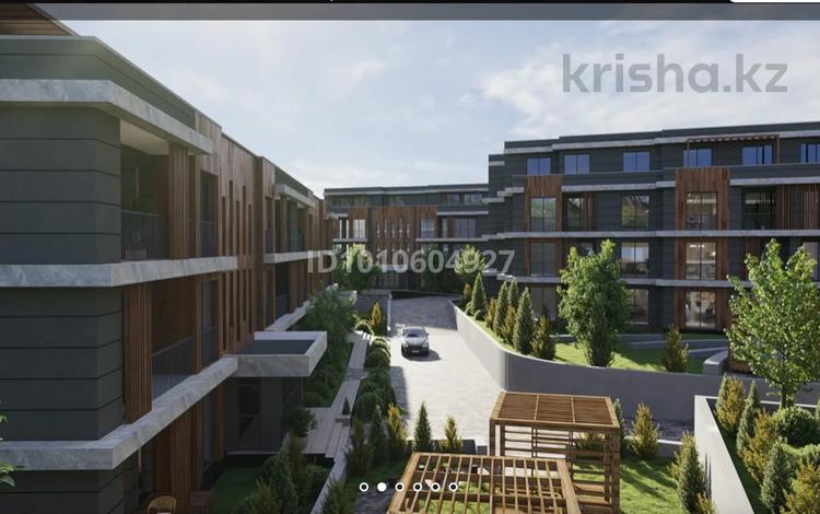 3-комнатная квартира · 140.4 м² · 2/3 этаж, мкр Горный Гигант, Кажымукана 68А — Искендерова Кажымукана за 135 млн ₸ в Алматы, Медеуский р-н — фото 2