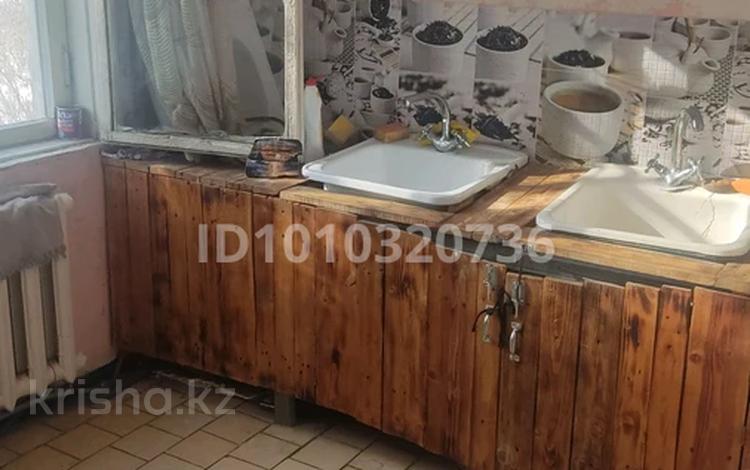 1-бөлмелі пәтер · 27.2 м² · 2/5 қабат, Сатпаева 15/2, бағасы: 7 млн ₸ в Усть-Каменогорске — фото 2