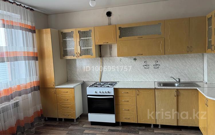 Отдельный дом · 3 комнаты · 195 м² · 8 сот., Микрорайон Восточный, Мкр Восточный 301 за 45 млн 〒 в Костанае — фото 2