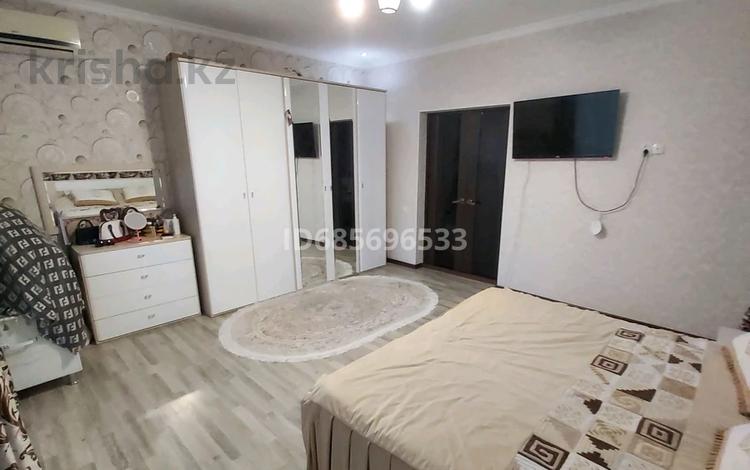 Отдельный дом • 4 комнаты • 180 м² • 10 сот., мкр Сарыкамыс-2 за 38 млн 〒 в Атырау, мкр Сарыкамыс-2 — фото 8