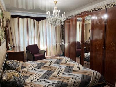 4-бөлмелі пәтер · 74 м² · 3/5 қабат, Мкр. Авангард 4 8 — Возле роддома, вдоль дороги прям за светофором, бағасы: 28 млн ₸ в Атырау, мкр Авангард-4