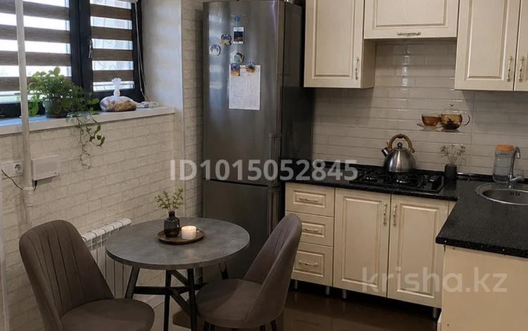 2-комнатная квартира · 50 м² · 6/9 этаж, 8-й мкр 6 за 11.5 млн ₸ в Актау — фото 2