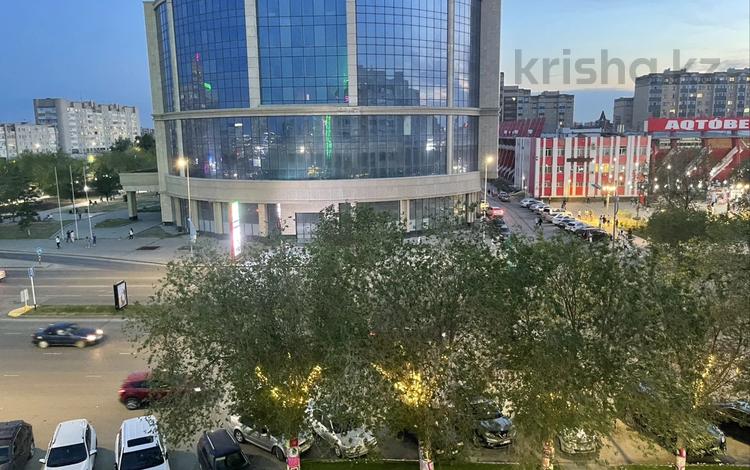 2-комнатная квартира · 55 м² · 5/9 этаж, мкр 5, Абилкайр хана 67 за 2 000 ₸ в Актобе — фото 2