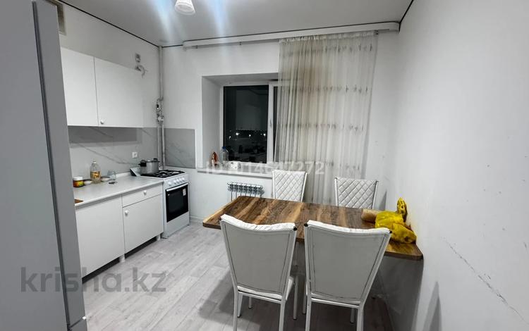 2-бөлмелі пәтер · 65 м² · 4/9 қабат, Алтын орда ш/а. 350, бағасы: 170 000 ₸ в Актобе, мкр. Алтын орда — фото 2