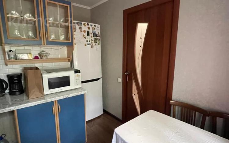2-комнатная квартира · 43 м² · 1/4 этаж, мкр Новый Город, Пичугина за 17.5 млн ₸ в Караганде, Казыбек би р-н — фото 10