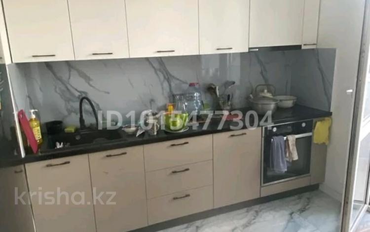 3-комнатная квартира · 70 м² · 2/12 этаж, мкр Алгабас, Омарова 1 за 350 000 ₸ в Алматы, Алатауский р-н — фото 2