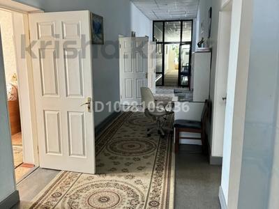 Свободное назначение, медцентры и аптеки, образование, кабинеты и рабочие места · 150 м² за 70 000 〒 в Таразе