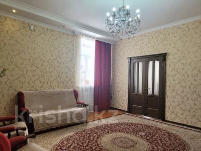 Жеке үй • 6 бөлмелер • 329 м² • 10 сот., мкр Кунгей , Алтайбаева, бағасы: 85 млн 〒 в Караганде, Казыбек би р-н