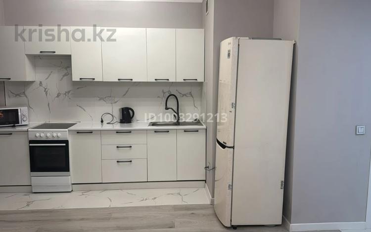 1-комнатная квартира · 42 м² · 2/8 этаж, Есенова за 250 000 〒 в Алматы, Жетысуский р-н — фото 2