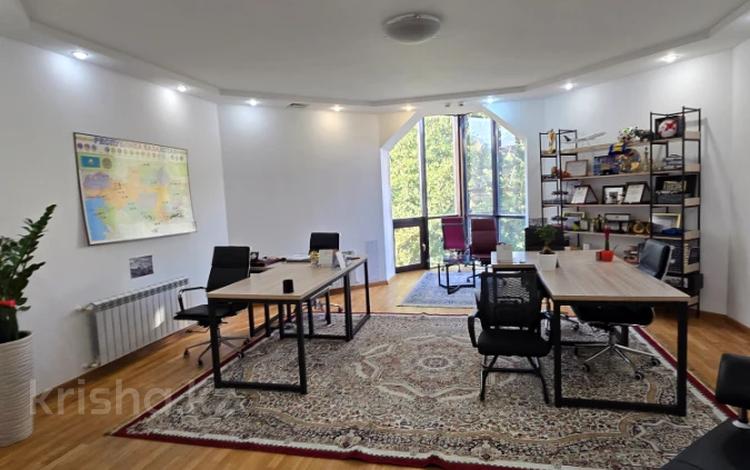 Свободное назначение, офисы, магазины и бутики, салоны красоты, медцентры и аптеки, образование, развлечения, конференц-залы, кабинеты и рабочие места · 597 м² за ~ 6 млн 〒 в Алматы, Медеуский р-н — фото 40