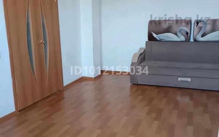 1-бөлмелі пәтер · 40 м² · 8/9 қабат, мкр. Зачаганск пгт 108/5, бағасы: 12 млн ₸ в Уральске — фото 2