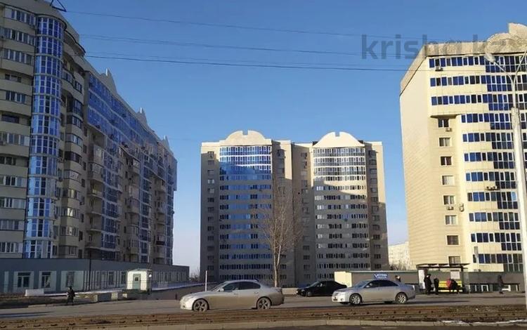 3-комнатная квартира, 90 м², 5/15 этаж, Толе би 273а за 45 млн 〒 в Алматы, Алмалинский р-н — фото 2