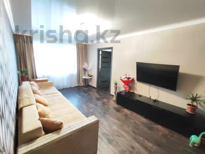 3-бөлмелі пәтер, 56 м², 4/5 қабат, Майкудук, 12й микрорайон, бағасы: 15 млн 〒 в Караганде, Алихана Бокейханова р-н