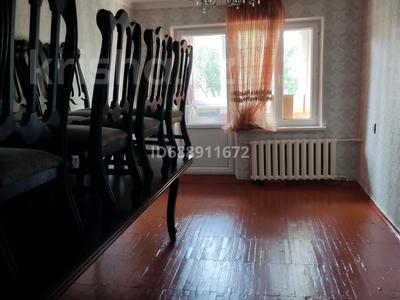 3-комнатная квартира · 63 м² · 5/5 этаж, 11микр 37 — Дом находится возле остоновки за 14.5 млн ₸ в Таразе