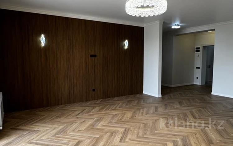 3-бөлмелі пәтер · 118 м² · 4/6 қабат, Сокол 68 — Назарбаева уг Молдагуловой, бағасы: 52 млн ₸ в Уральске — фото 2