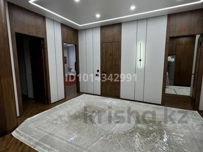 4-комнатная квартира · 154 м² · 10/14 этаж, 19-й мкр, 19 мкрн 5 — Напротив 16 мкрн за 80 млн ₸ в Актау