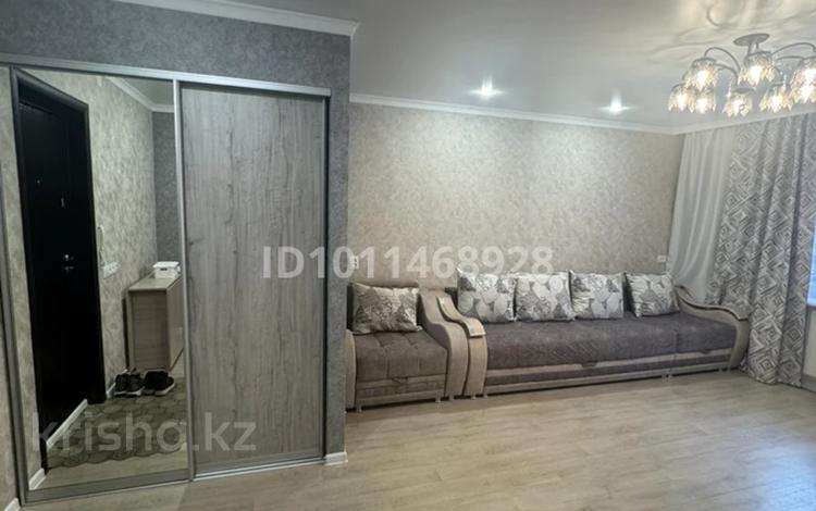 1-комнатная квартира · 45 м² · 1/5 этаж, мкр Юго-Восток, Мкр Степной 3 4 — Во дворе 23 школа за 160 000 ₸ в Караганде, Казыбек би р-н — фото 2