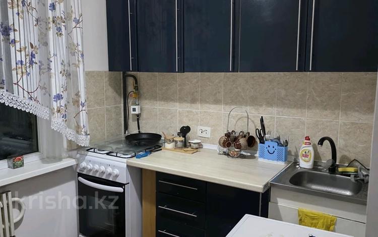 1-комнатная квартира · 32 м² · 3/5 этаж, 3микр 21 за 140 000 ₸ в Конаеве — фото 2
