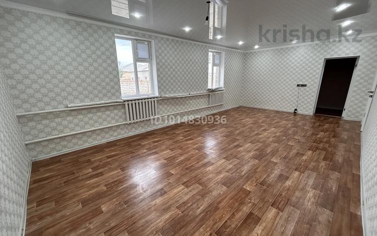 Отдельный дом · 4 комнаты · 160 м² · 1000 сот., Рахат-2 . 5- көше за 16 млн ₸ в Жанаозен — фото 2