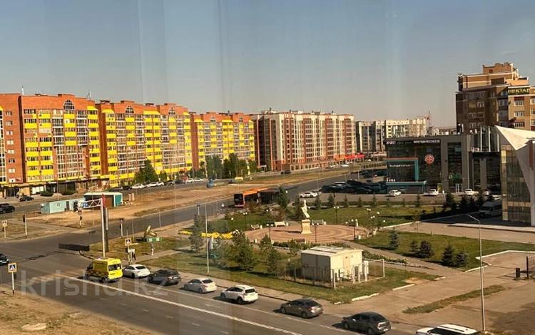 2-бөлмелі пәтер · 81 м² · 5/6 қабат, Алтын орда ш/а., бағасы: 31 млн ₸ в Актобе, мкр. Алтын орда — фото 2