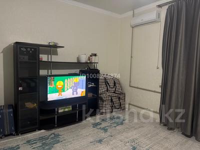 1-комнатная квартира · 55 м² · 4/5 этаж, мкр Восток , Жибек жолы 75г — Напротив автосалона Chevrolet, Kia за 180 000 〒 в Шымкенте, Аль-Фарабийский р-н