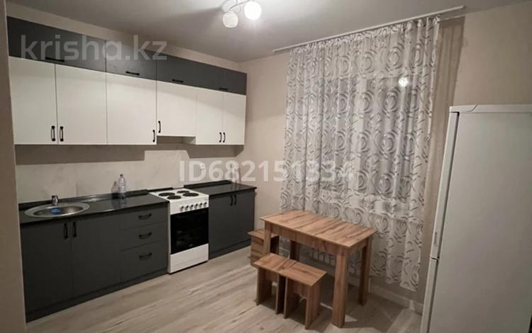 1-комнатная квартира, 40 м², 5/10 этаж помесячно, Базовая 2/5 — Драмтеатра