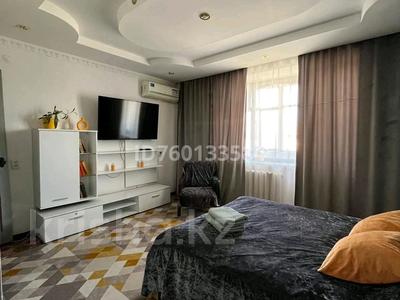 Продажа квартир в Западно-Казахстанской обл.: 1-комнатная квартира · 33 м² · 5/5 этаж, Ихсанова 52 — Курмангазы за 12 млн 〒 1-комнатная квартира · 33 м² · 5/5 этаж, Ихсанова 52 — Курмангазы за 12 млн 〒 в Уральске, мкр Школьник