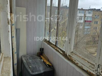 2-бөлмелі пәтер, 48 м², 4/5 қабат, мкр 8 296, бағасы: 14 млн 〒 в Актобе, мкр 8