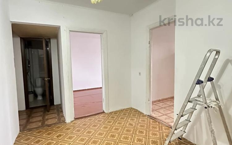 2-бөлмелі пәтер · 55 м² · 3/5 қабат, 4 ш/а 14, бағасы: 17 млн ₸ в Уральске, мкр 4 — фото 2