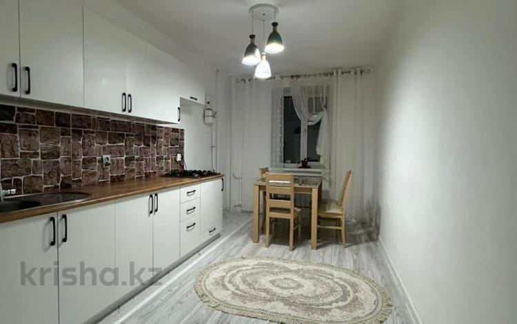 2-бөлмелі пәтер, 70 м², 3/10 қабат, мкр. Алтын орда, бағасы: 21.5 млн 〒 в Актобе, мкр. Алтын орда — фото 2