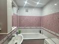 2-комнатная квартира · 76.7 м² · 1/10 этаж, Набережная за 18.5 млн 〒 в Актобе, мкр. Курмыш — фото 12