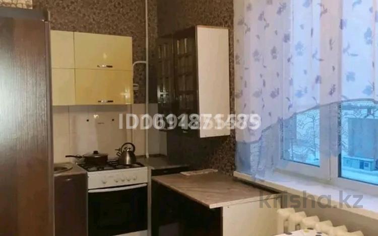 1-бөлмелі пәтер · 54 м² · 8/9 қабат, 10-й мкр. 21, бағасы: 14 млн ₸ в Аксае — фото 2