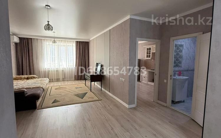 1-комнатная квартира · 60 м² · 1/9 этаж, Ярославская 2/3 за 12 000 ₸ в Уральске — фото 9