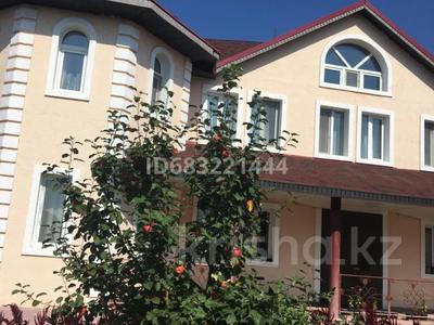 Аренда квартир в Астане: 4-комнатная квартира · 130 м² · 2/3 этаж · помесячно, мкр Уркер, Мкр Уркер, Нурлана Абдирова 54 — Достоевского за 250 000 〒 4-комнатная квартира · 130 м² · 2/3 этаж · помесячно, мкр Уркер, Мкр Уркер, Нурлана Абдирова 54 — Достоевского за 250 000 〒 в Астане, Нура р-н
