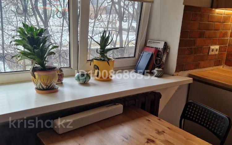 1-бөлмелі пәтер · 34 м² · 1/5 қабат, мкр Самал-3 246, бағасы: 38.5 млн 〒 в Алматы, Медеуский р-н — фото 2