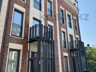 10-бөлмелі пәтер · 374.7 м² · 1/4 қабат, Каппарова 38, бағасы: 490 млн ₸ в Алматы, Медеуский р-н