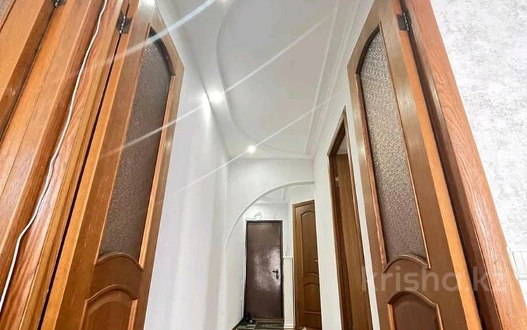 3-бөлмелі пәтер · 63 м² · 4/5 қабат, Мкр 3 5, бағасы: 25 млн ₸ в Конаеве — фото 2