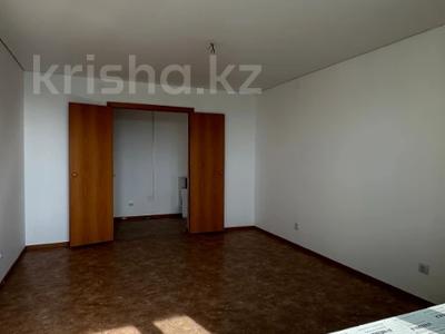2-комнатная квартира · 53 м² · 8/9 этаж, Жумабаева за 22.5 млн ₸ в Петропавловске