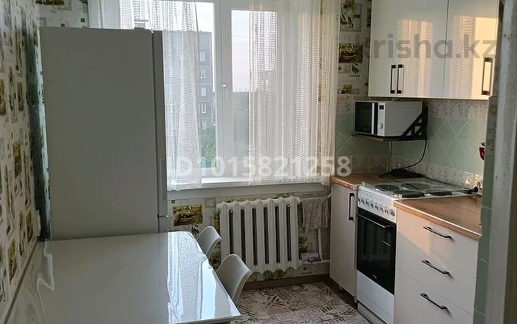2-комнатная квартира · 51 м² · 4/5 этаж, Камзина 18 за 12.5 млн ₸ в Аксу — фото 2