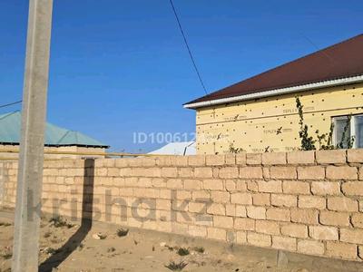 Продажа домов и дачи в Мангистауской обл.: Отдельный дом · 4 комнаты · 150 м² · 10 сот., Хазар 4/56а — 19 жалпы білім беретін мектеп жанында за 21 млн 〒 Отдельный дом · 4 комнаты · 150 м² · 10 сот., Хазар 4/56а — 19 жалпы білім беретін мектеп жанында за 21 млн 〒 в Батыре