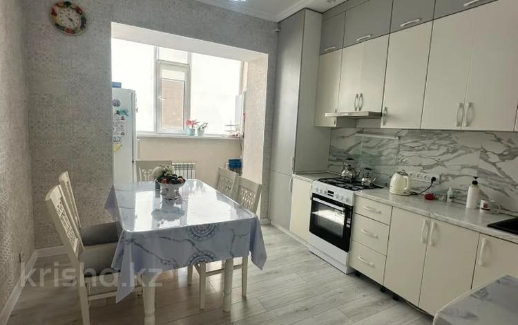 3-комнатная квартира · 90.1 м² · 2/5 этаж, мкр. Алтын орда 49д/1 за 38.7 млн ₸ в Актобе — фото 2