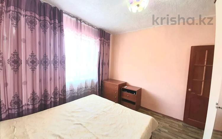 2-комнатная квартира, 46 м², 3/6 этаж посуточно, проспект Алашахана за 12 000 〒 в Жезказгане — фото 3