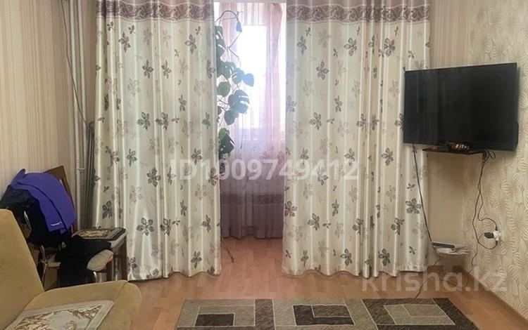 3-бөлмелі пәтер · 63 м² · 2/6 қабат, мкр Ак Шагала, Канцева 3а — Драмтеатр, бағасы: 28.7 млн ₸ в Атырау — фото 2