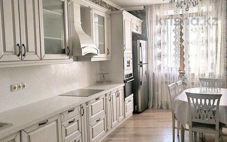 4-комнатная квартира · 160 м² · 4/12 этаж, Варламова , Абая -Тлендиева 33 — Абая -Тлендиева за 650 000 〒 в Алматы, Алмалинский р-н — фото 2